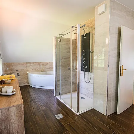 Slavc With 4 Bedrooms *