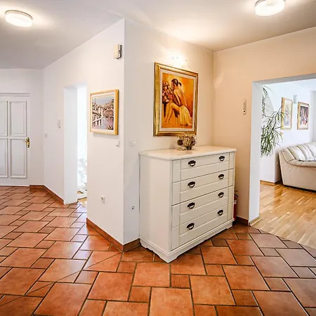 Slavc With 5 Bedrooms * Brežice