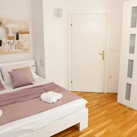 Сasa de vacaciones Slavc With 5 Bedrooms