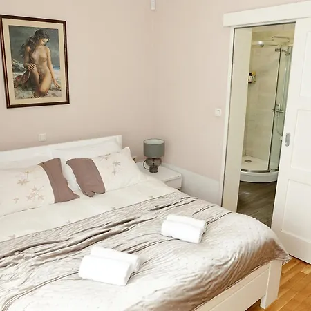 Slavc With 4 Bedrooms *