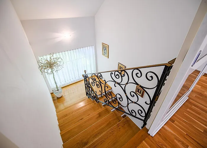 Slavc With 4 Bedrooms Prázdninový dům *