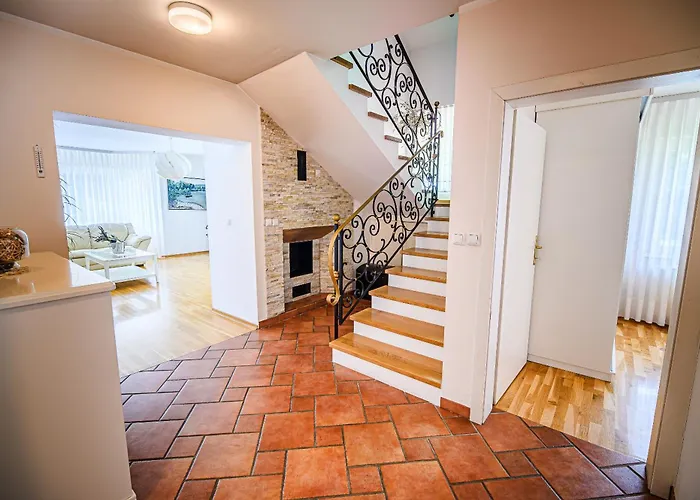 بيت للعطل Slavc With 4 Bedrooms