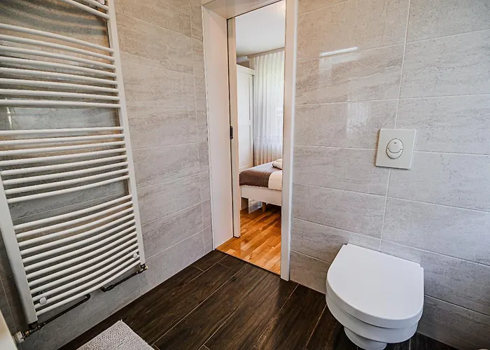 بيت للعطل Slavc With 4 Bedrooms