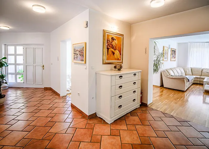 Slavc With 4 Bedrooms * Brežice