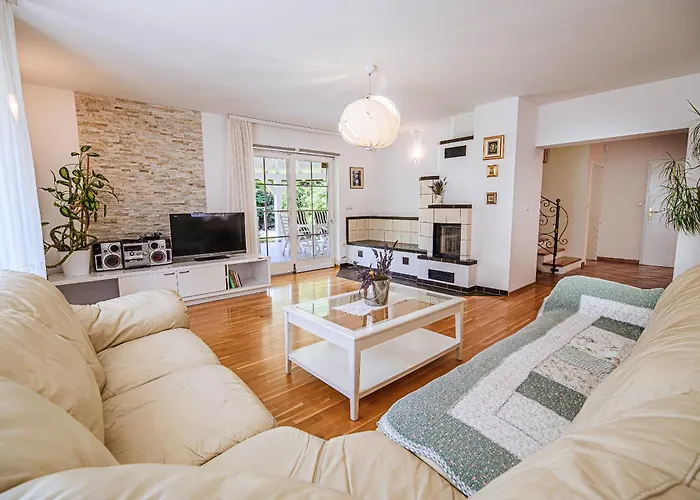 بيت للعطل Slavc With 4 Bedrooms Brežice