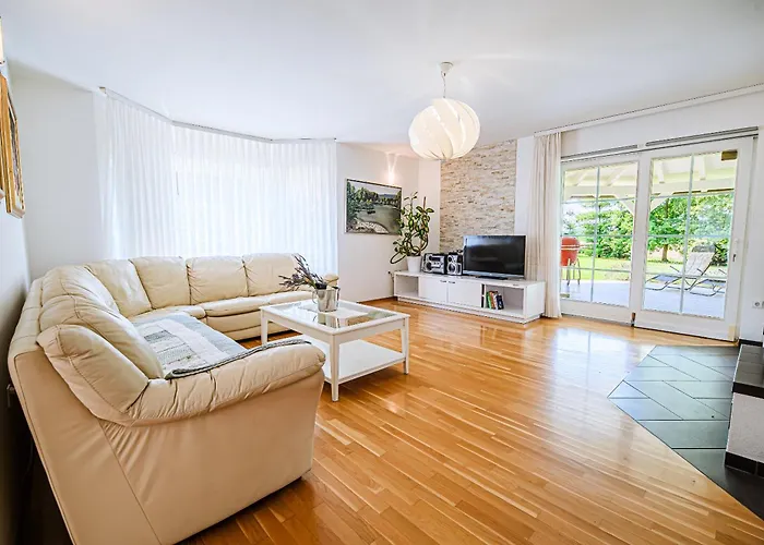 Slavc With 4 Bedrooms Prázdninový dům Brežice