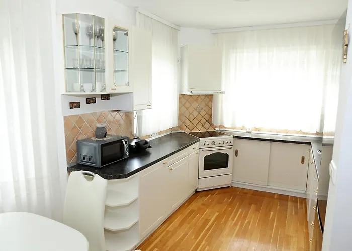 Slavc With 4 Bedrooms Prázdninový dům *