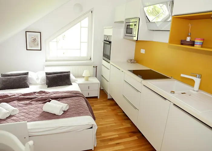 Slavc With 4 Bedrooms * Brežice